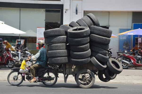 Những điều cần biết về lỗi chở hàng cồng kềnh khi tham gia giao thông